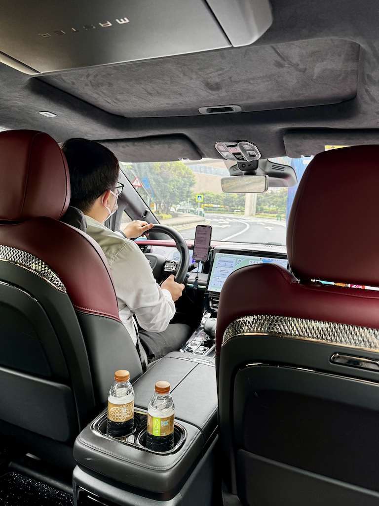 リスボア送迎車