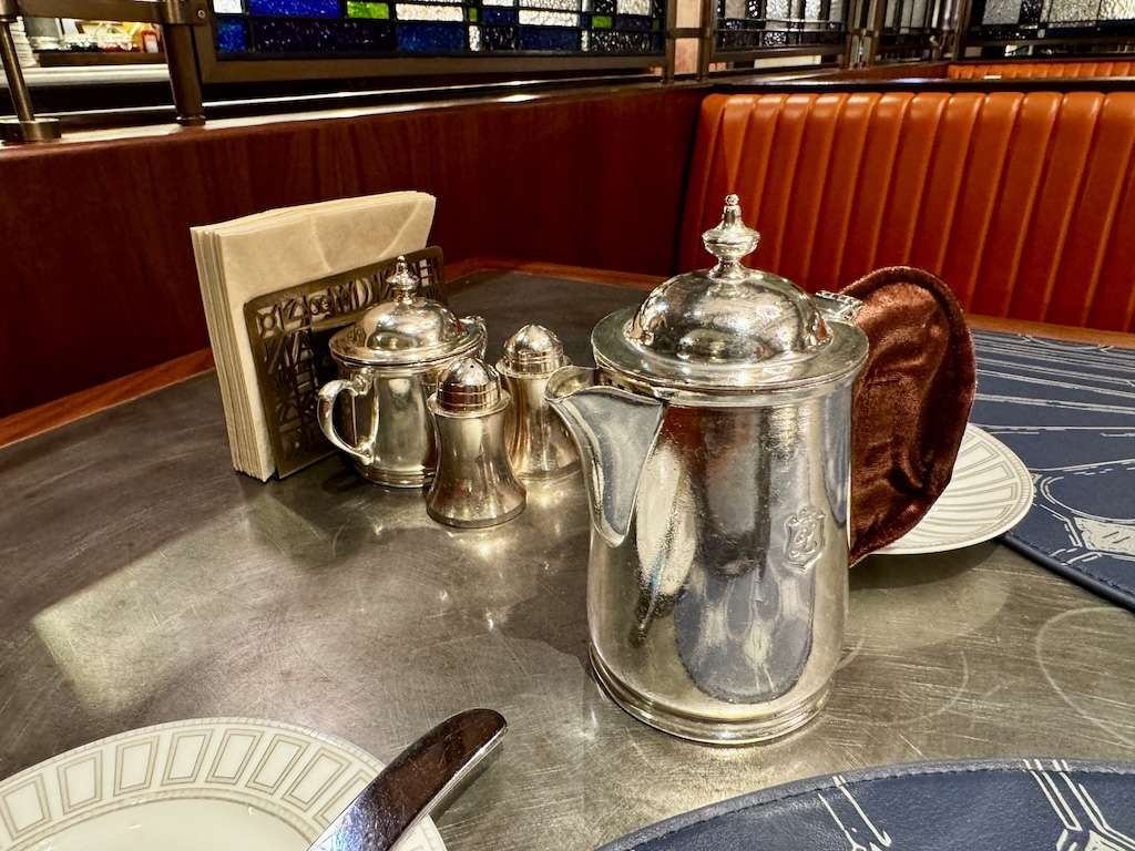 ロンドナーチャーチルズテーブル