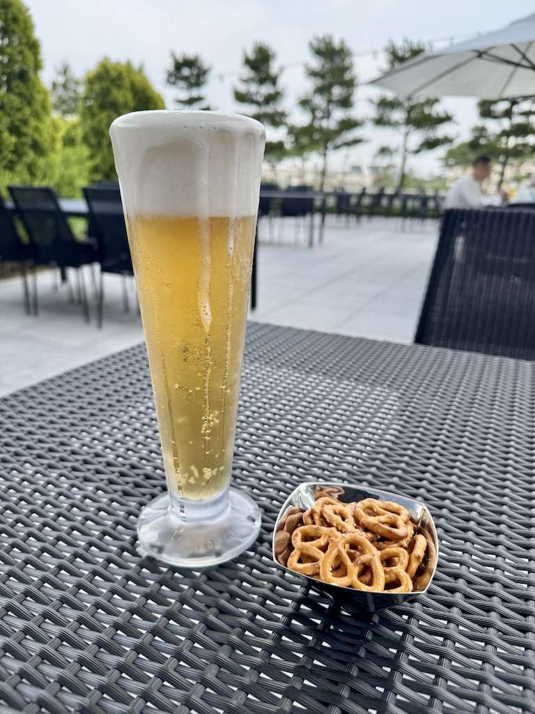 ハイアットリージェンシー仁川、プールサイドビール